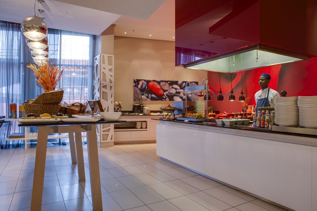 Park Inn Sandton Johannesburg Exterior foto