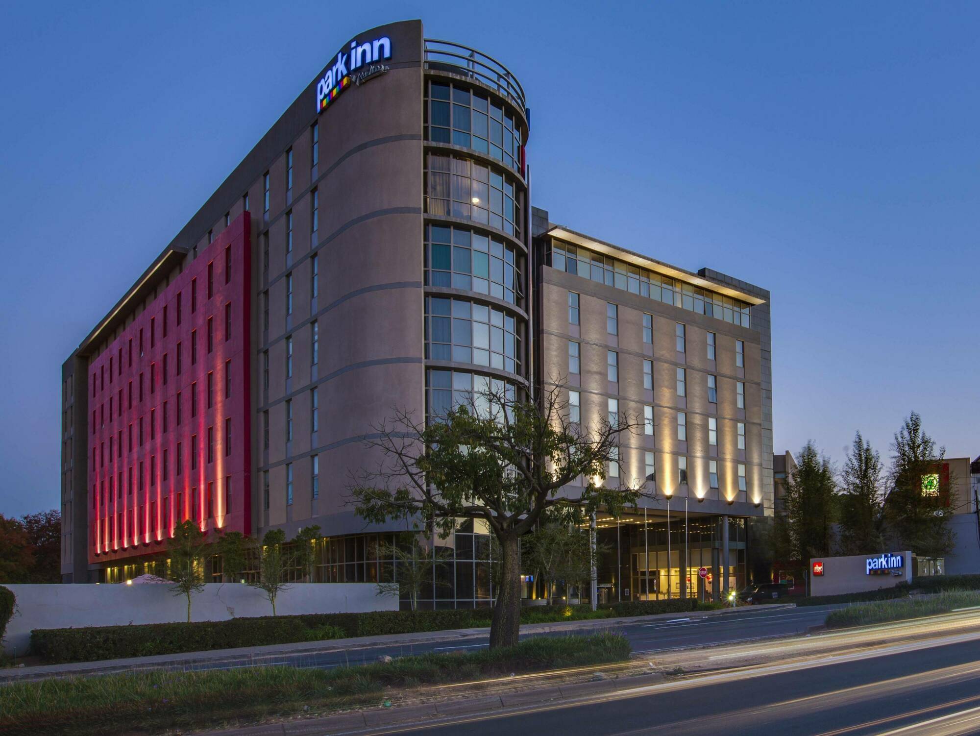 Park Inn Sandton Johannesburg Exterior foto